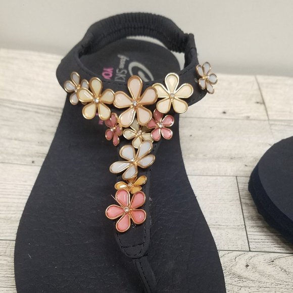 Cali from Skechers Size 6 NWOT Flip Flops / Sandals w/Yoga Foam - Picture 4 of 8